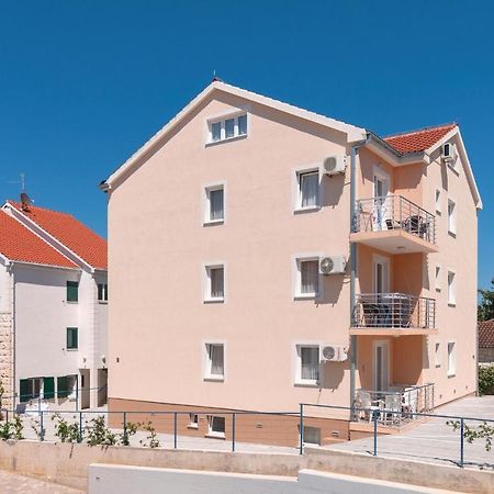 Cozy Apartment In Supetar With Kitchen מראה חיצוני תמונה