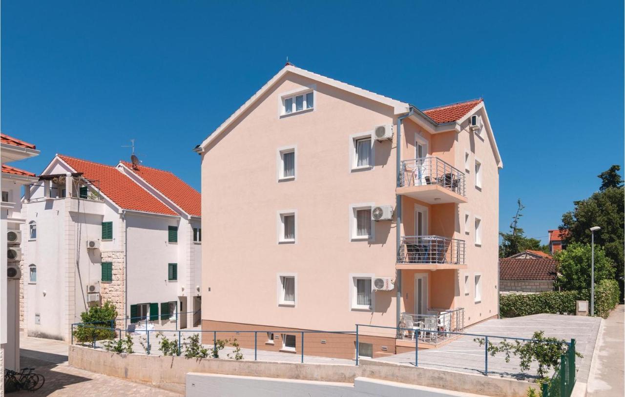 Cozy Apartment In Supetar With Kitchen מראה חיצוני תמונה