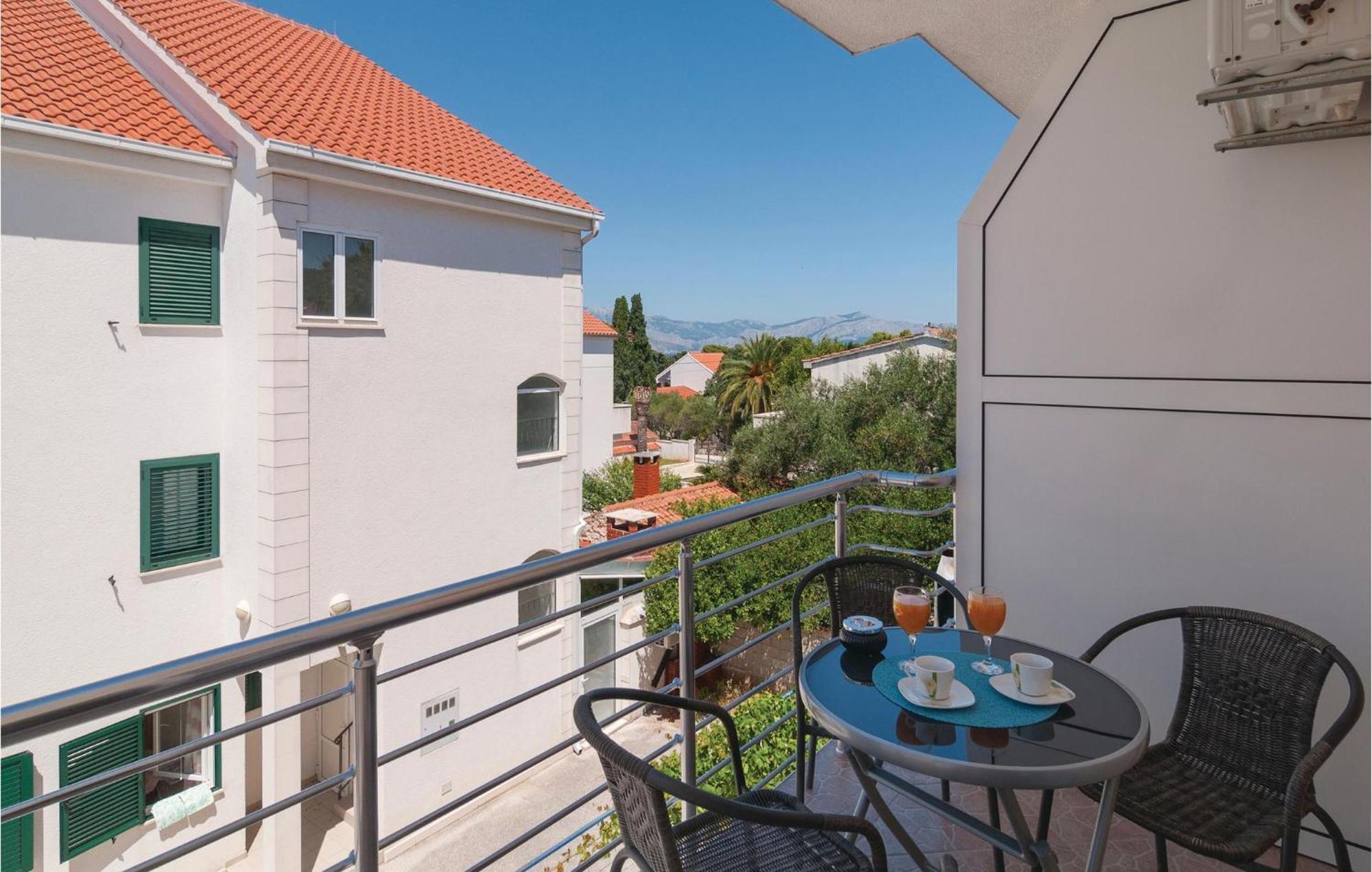 Cozy Apartment In Supetar With Kitchen מראה חיצוני תמונה
