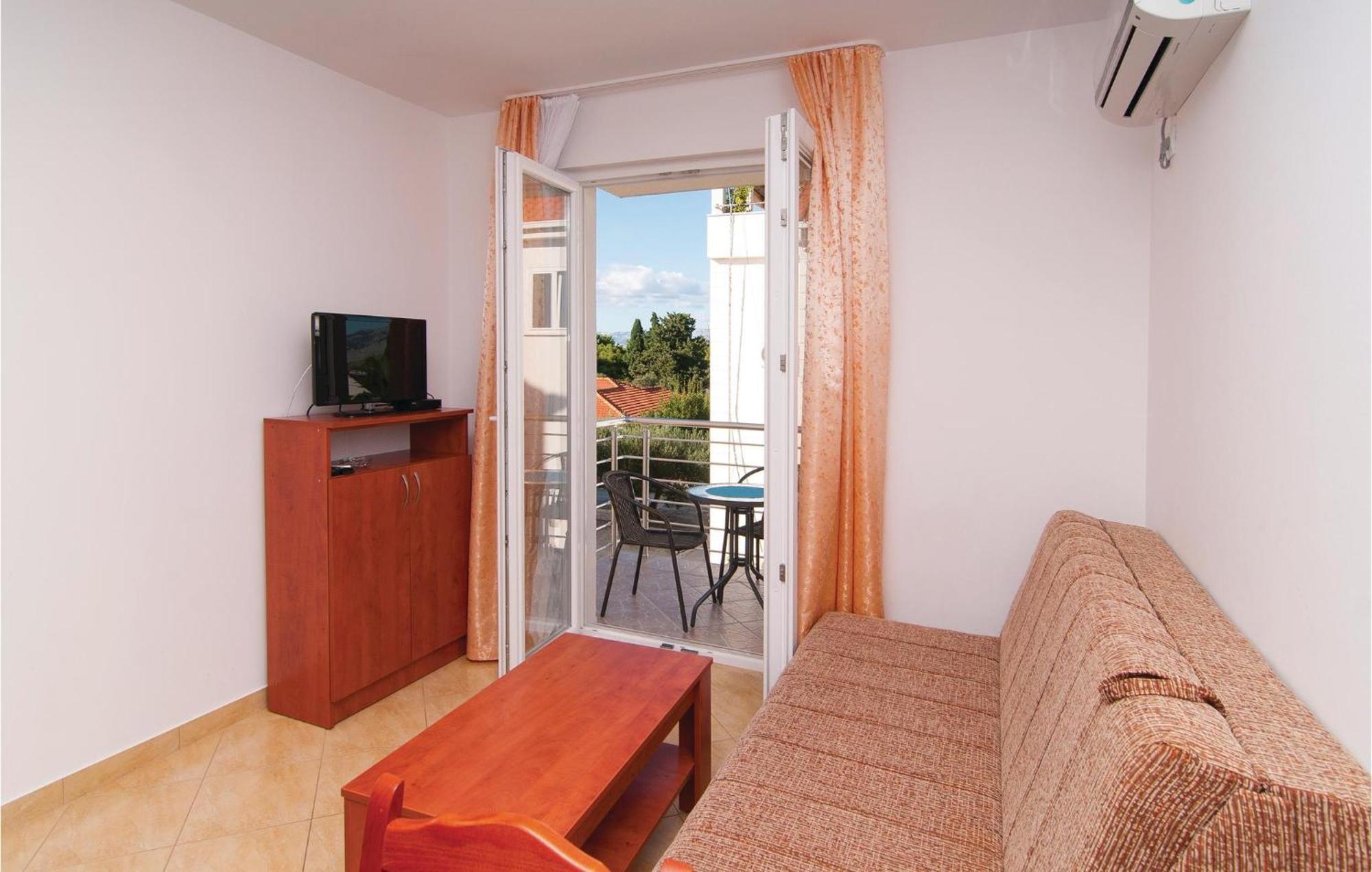 Cozy Apartment In Supetar With Kitchen מראה חיצוני תמונה