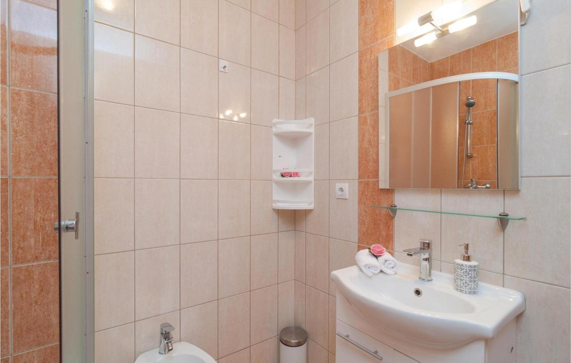 Cozy Apartment In Supetar With Kitchen מראה חיצוני תמונה